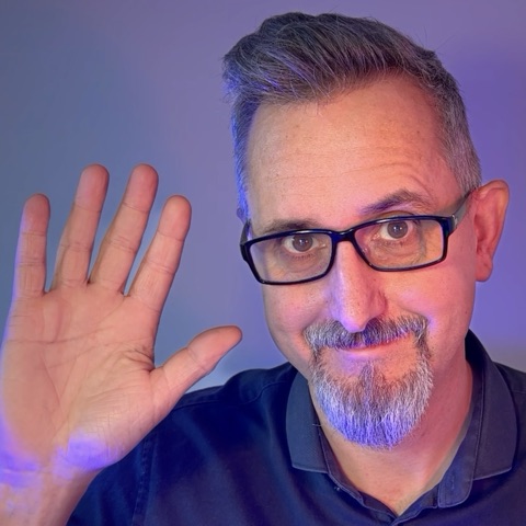 Martin Dougiamas waving